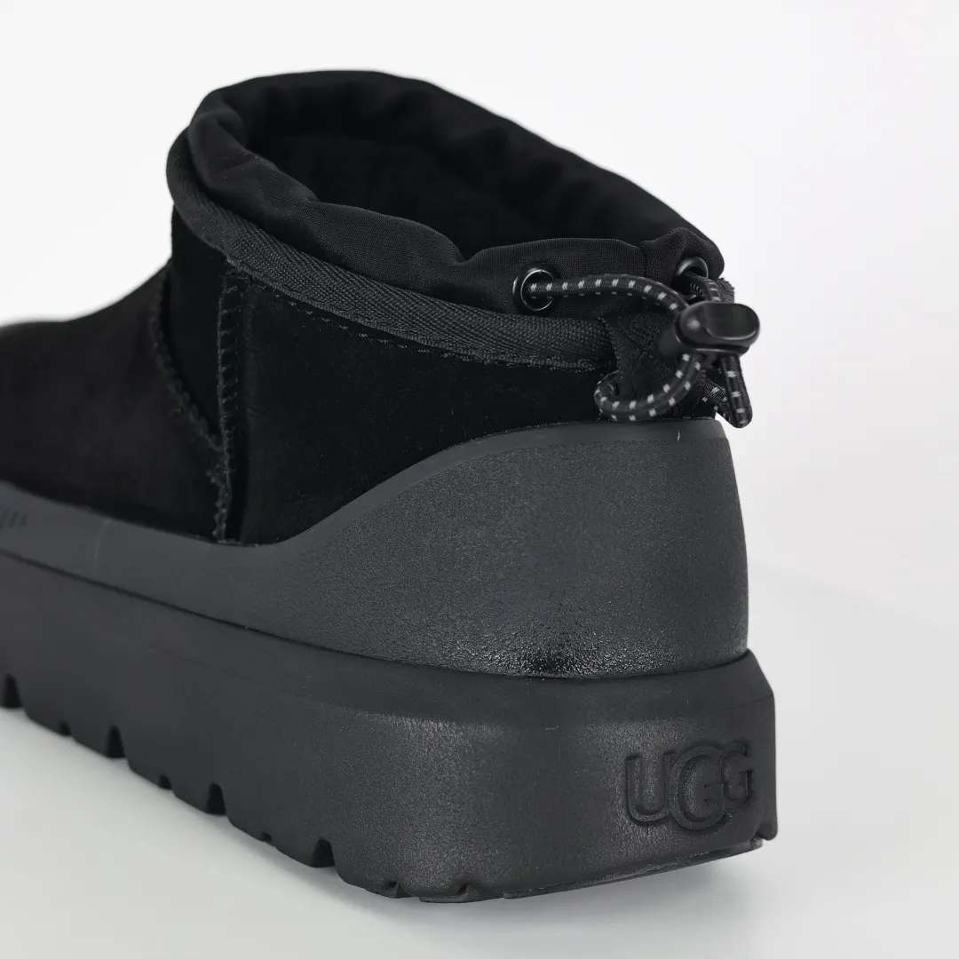 Copy price 💰700 Core recommendation Good price It is a very suitable choice for home furnishings. In recent years, uug has launched a series of styles, which are partial to the preferences of young consumers and have also moved to the forefront of fashion trends. Shoe material: water-repellent coated suede upper, 17mm UGGPURE™ implantable wool insole, lightweight non-slip and comfortable rubber outsole, with brand LOGO and trademark. Comes with a full set of packaging. Size: 35 36 37 38 39 40 41 42 43 44 45